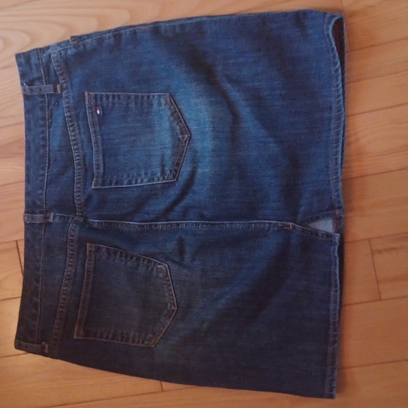 Tommy Hilfiger denim skirt - Picture 2 of 5